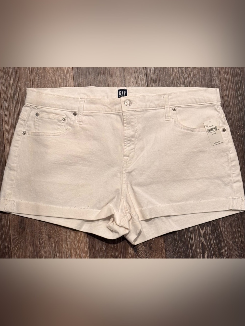 🌸 NWT GAP Women's White Denim Cuffed Shorts Size 16
